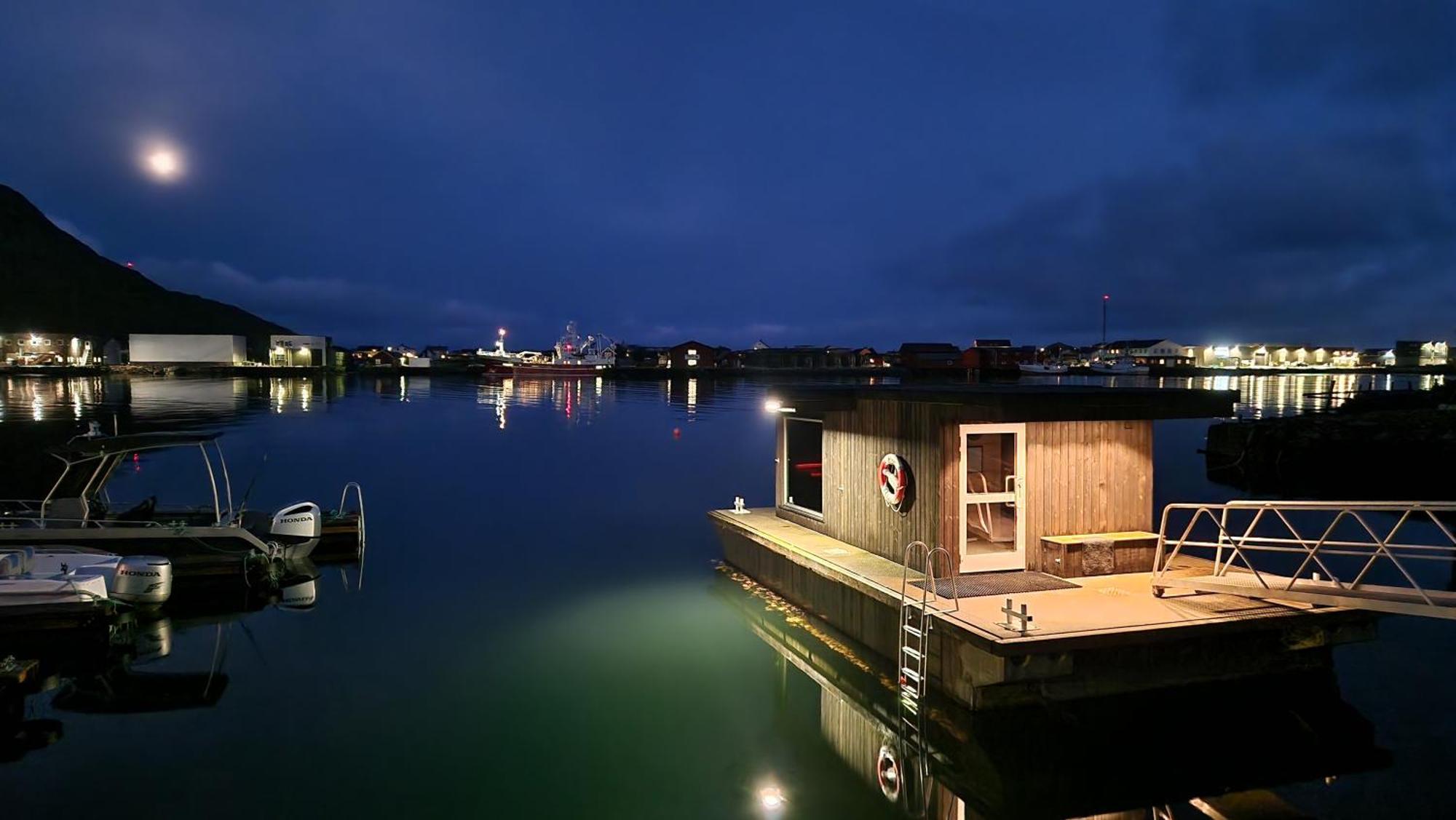 Bensvik Brygge Apartment Vaeroy Bagian luar foto